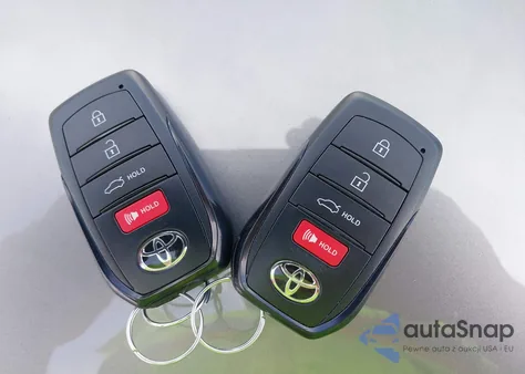 2025 Toyota Camry Le/Se/Xle/Xse z USA, uszkodzony, nr VIN 4T1DBADK0SU524298